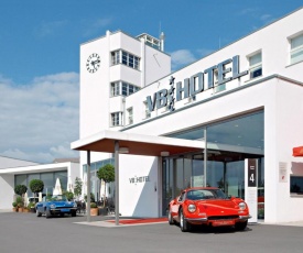 V8 HOTEL Classic Motorworld Region Stuttgart