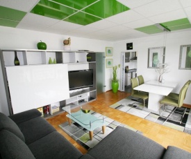 Designerwohnung in Grün mit großer Terrasse